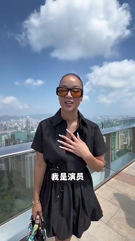 老baby杰倫-格林的40歲女友開通小紅書我愛中國